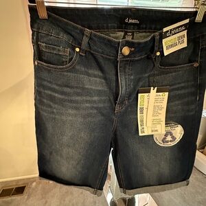 Ladies denim D. Jeans shorts
